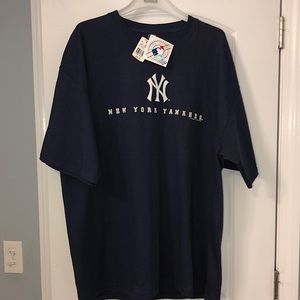 New York Yankees Blue T-Shirt BRAND NEW WITH TAGS